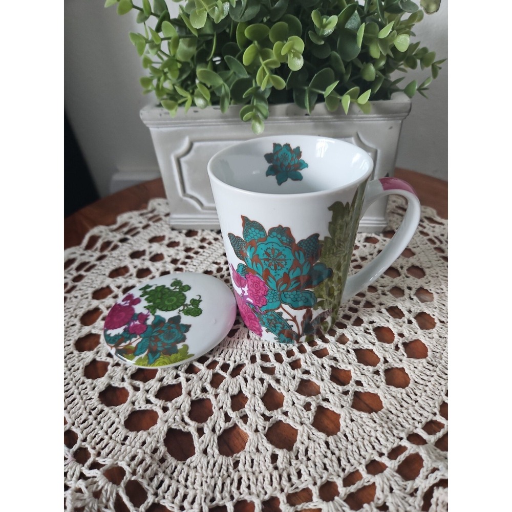 Paula Scaletta porcelain coffee mug with lid‎